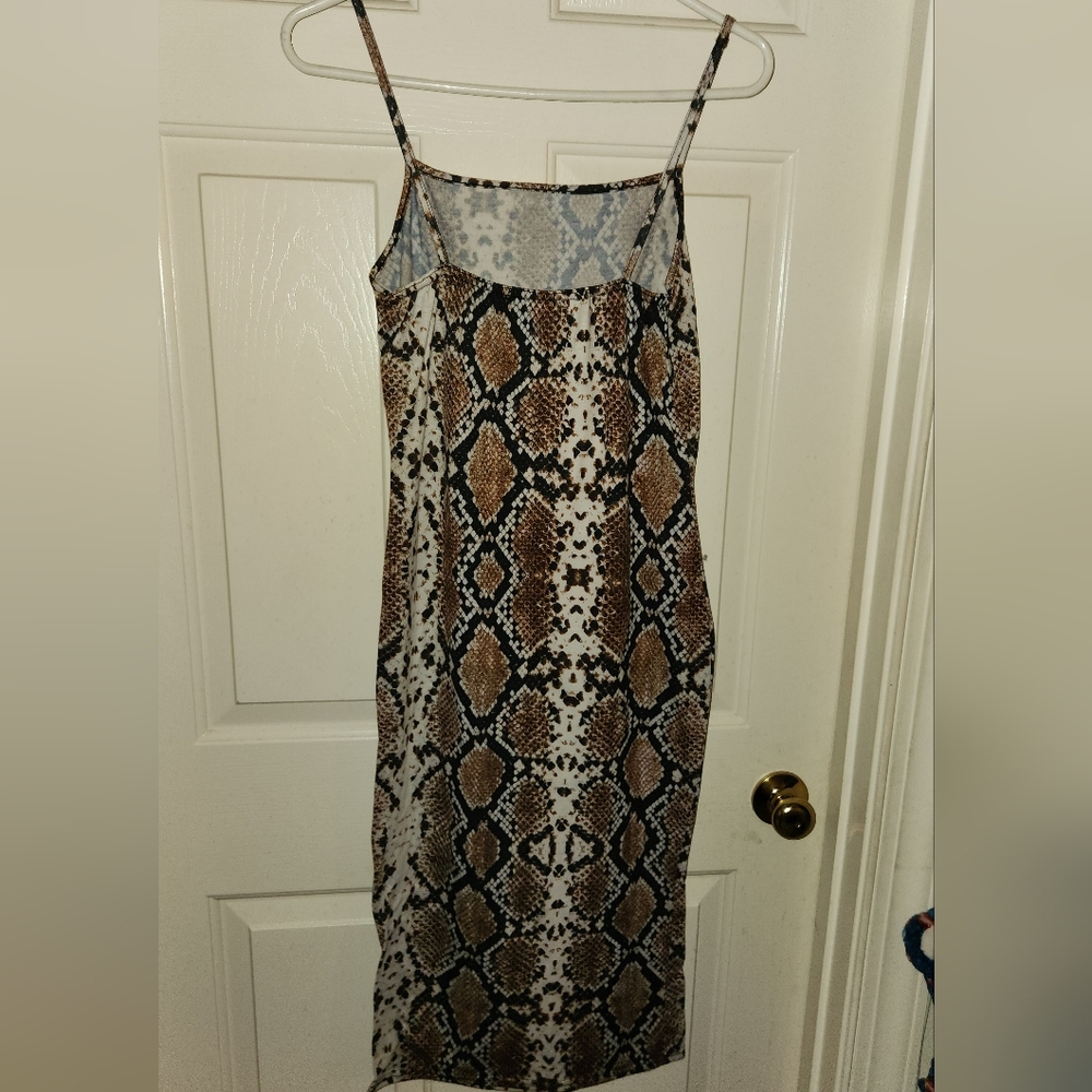 PRETTY LITTLE THING MIDI DRESS ! - Picture 3 of 4